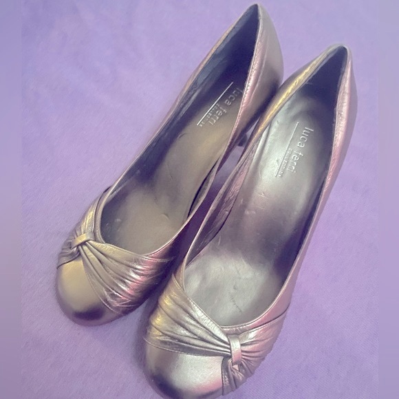 VGC Luca Ferri Silver Heels shoes Size 7 for womem - Picture 1 of 14